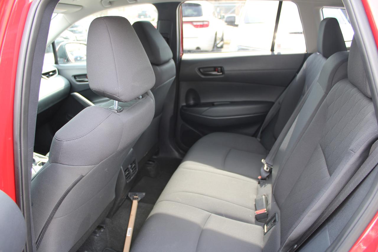 2024 Toyota Corolla Cross LE AWD Photo