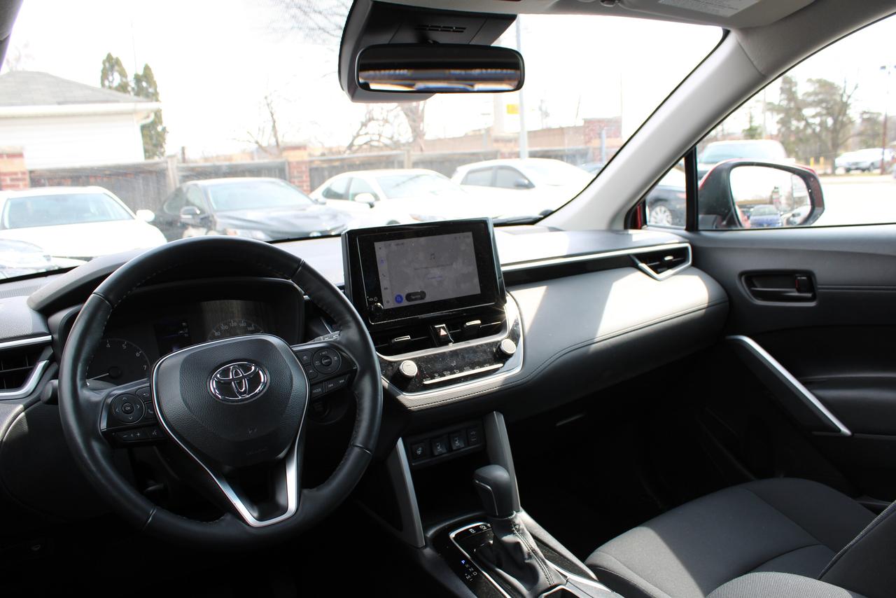 2024 Toyota Corolla Cross LE AWD Photo
