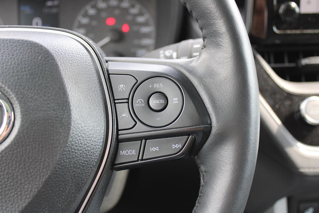 2024 Toyota Corolla Cross LE AWD Photo