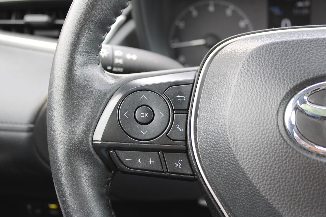 2024 Toyota Corolla Cross LE AWD Photo