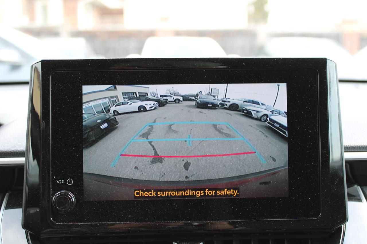 2024 Toyota Corolla Cross LE AWD Photo