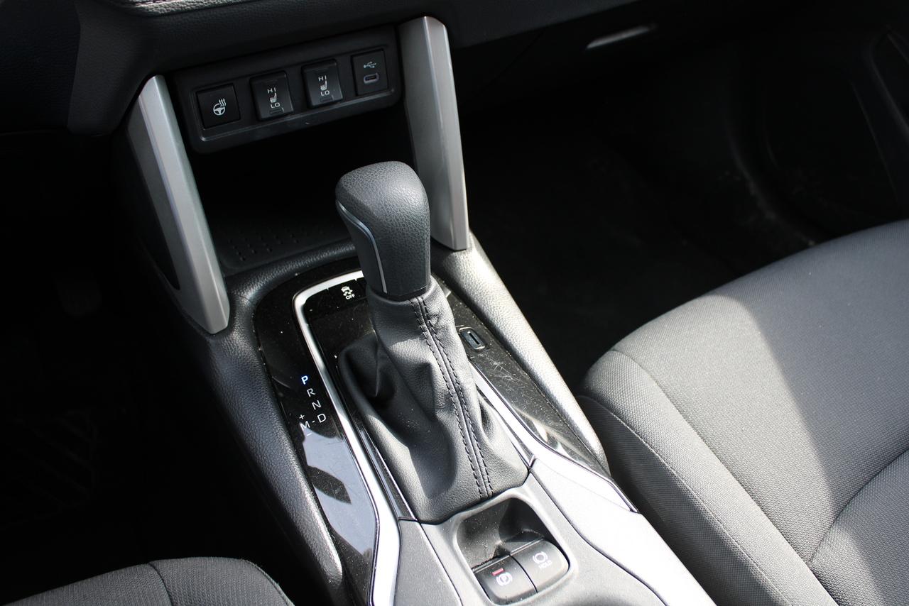 2024 Toyota Corolla Cross LE AWD Photo