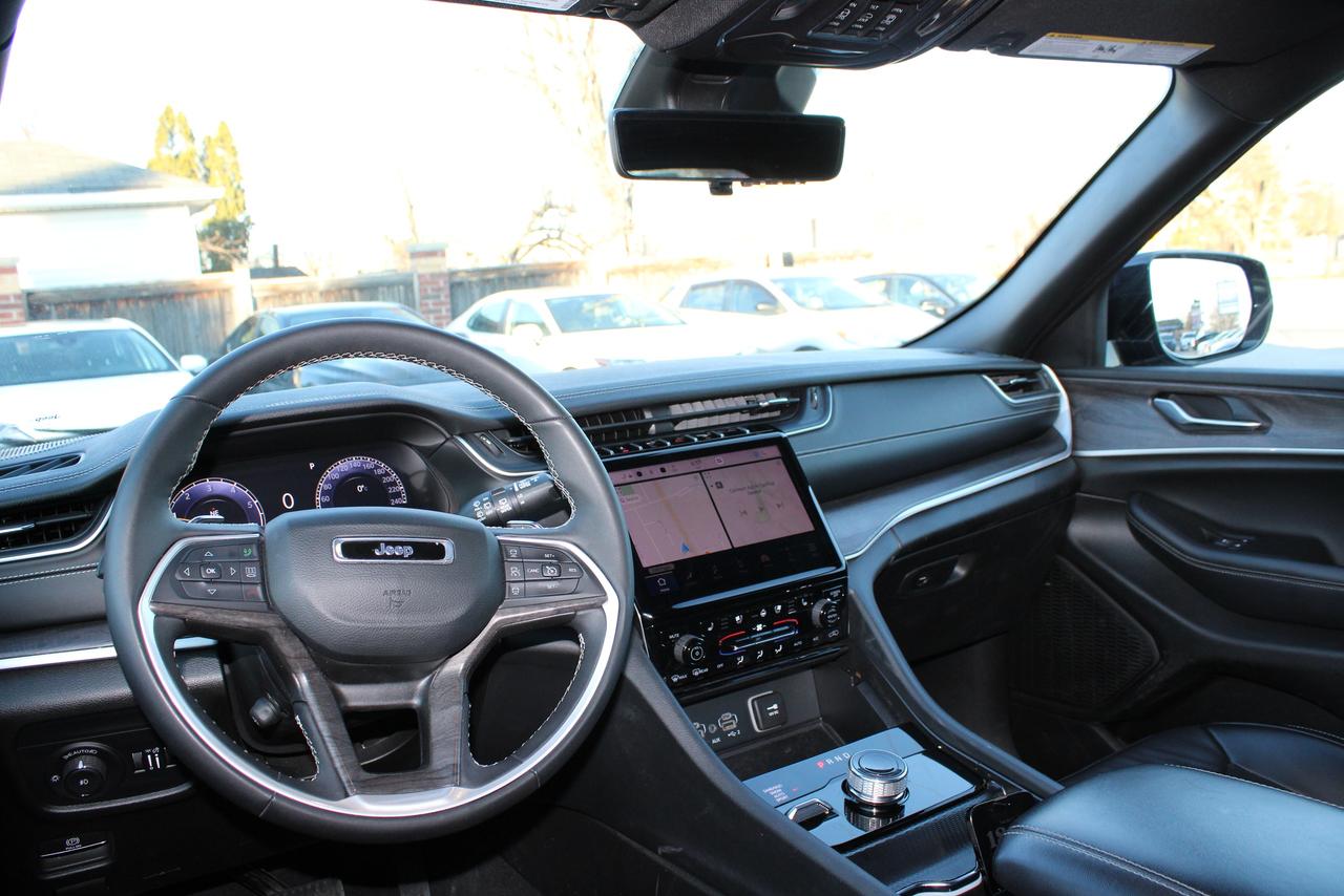 2024 Jeep Grand Cherokee LIMITED 4X4 Photo
