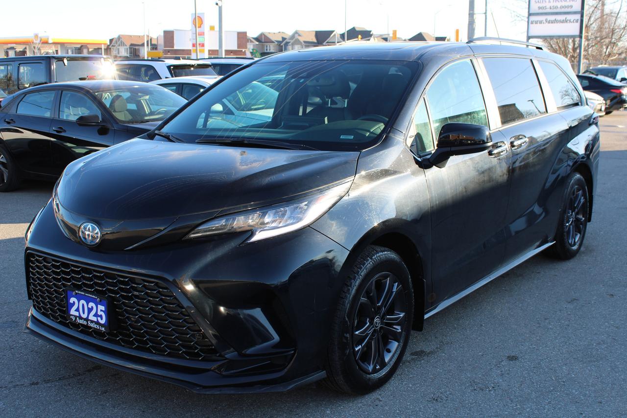 2025 Toyota Sienna XSE 7-Passenger AWD Photo2