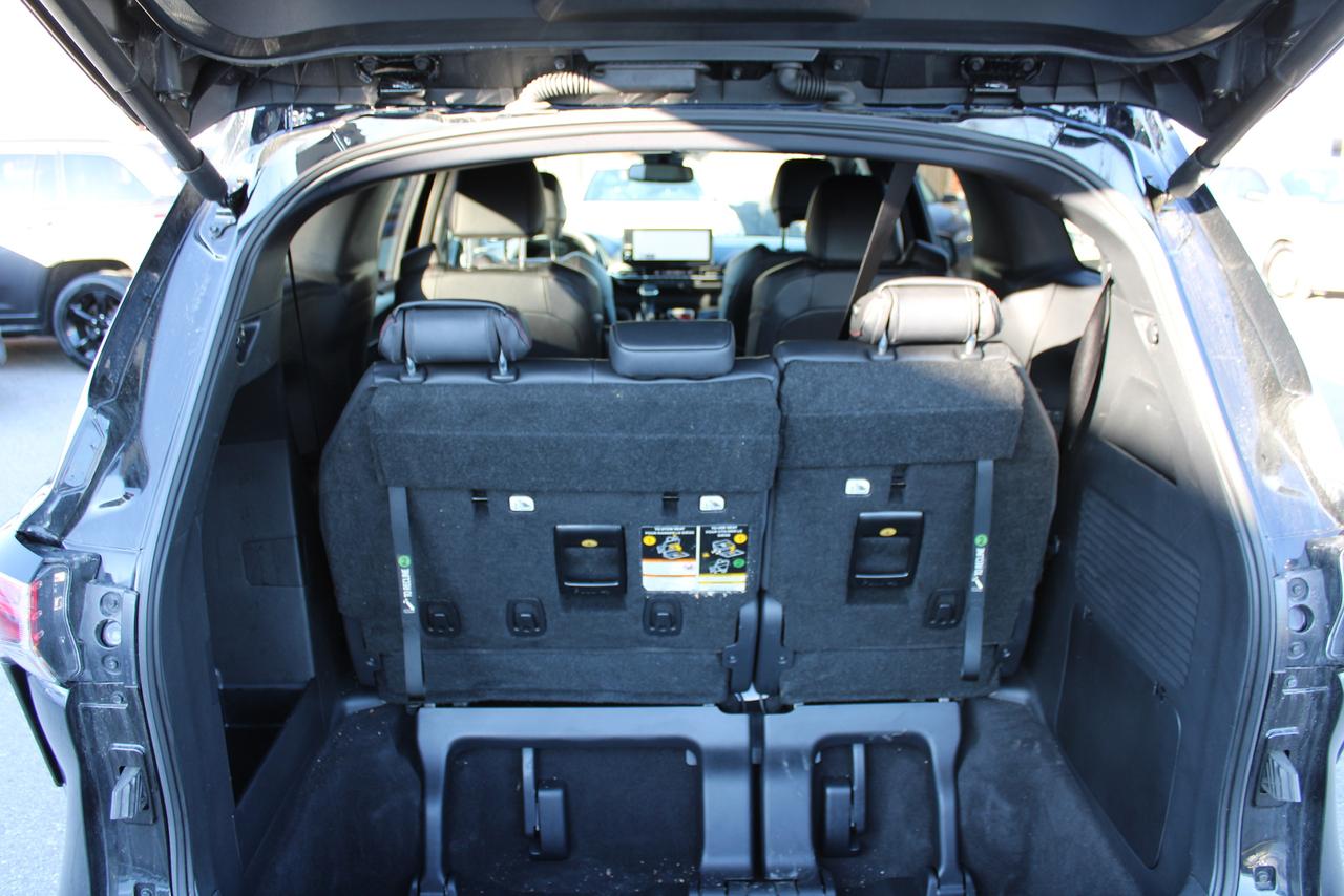 2025 Toyota Sienna XSE 7-Passenger AWD Photo