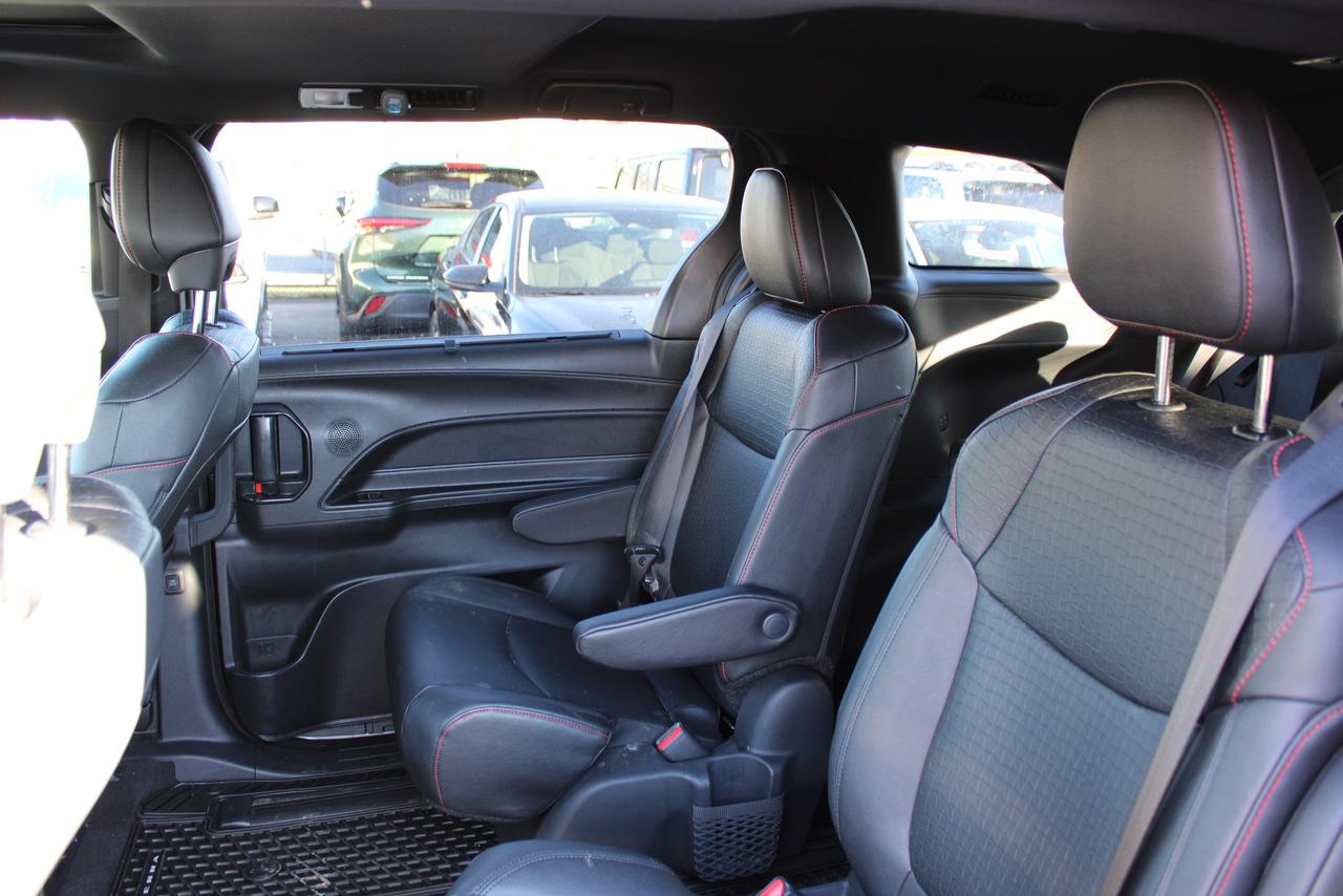 2025 Toyota Sienna XSE 7-Passenger AWD Photo