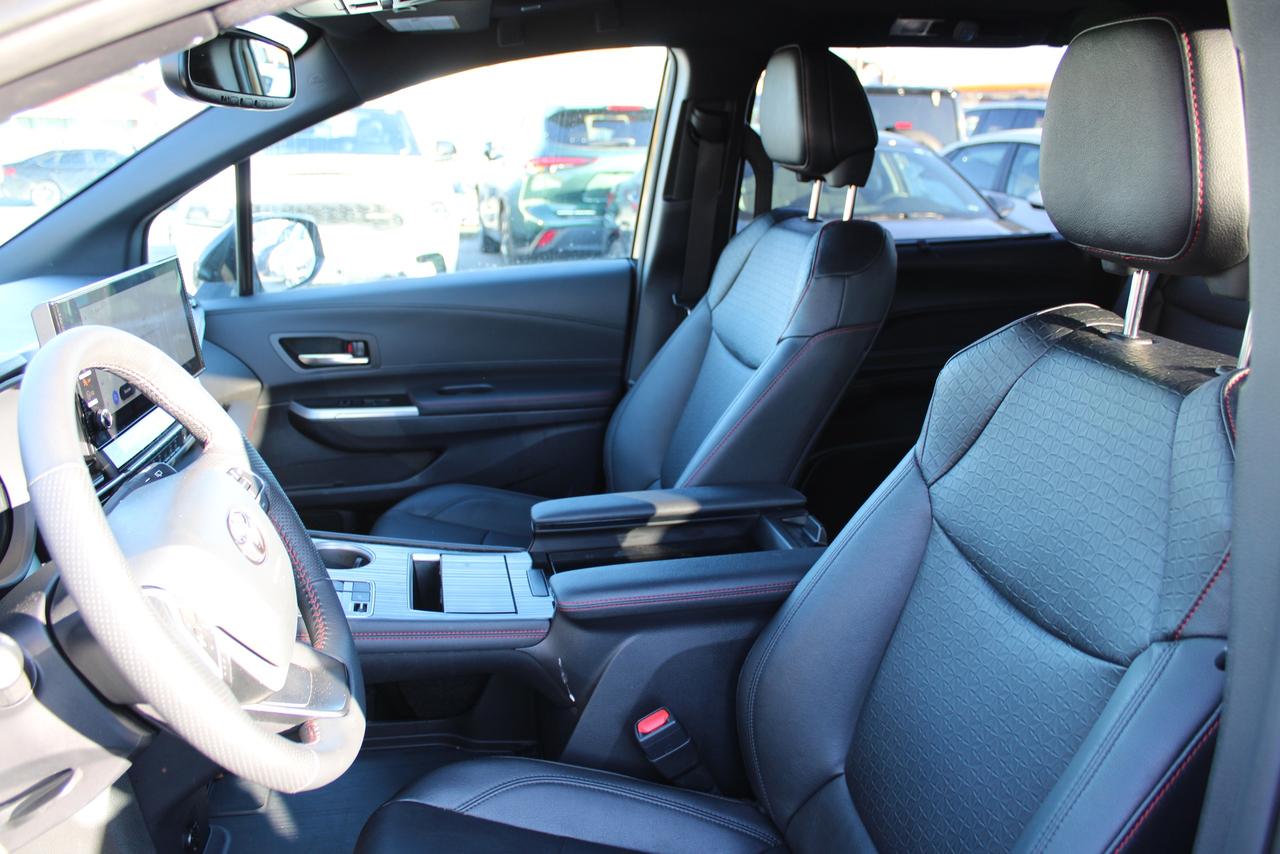 2025 Toyota Sienna XSE 7-Passenger AWD Photo