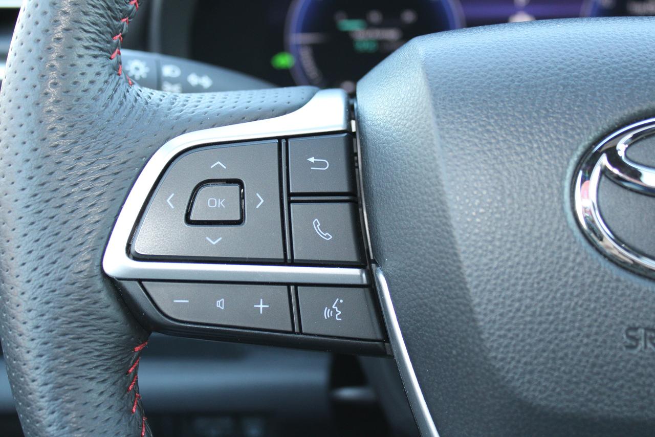 2025 Toyota Sienna XSE 7-Passenger AWD Photo