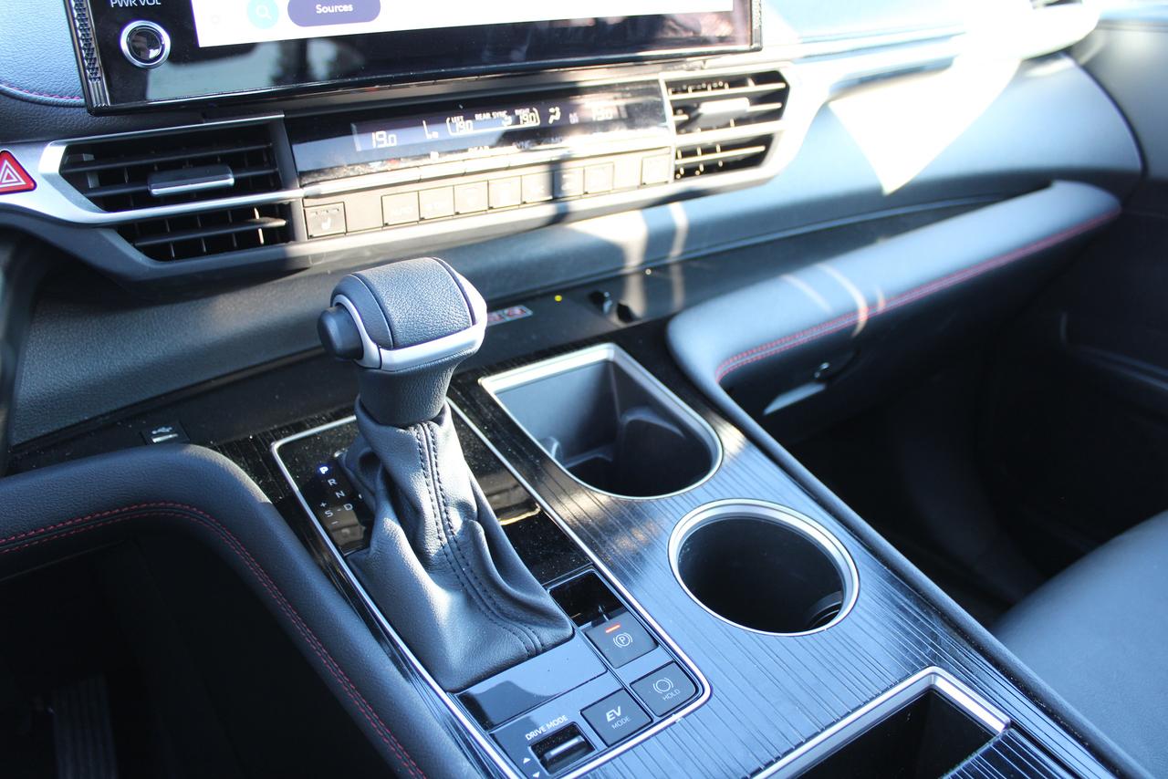 2025 Toyota Sienna XSE 7-Passenger AWD Photo