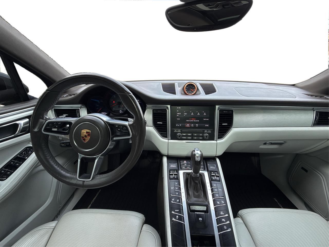 2017 Porsche Macan AWD 4dr S Photo