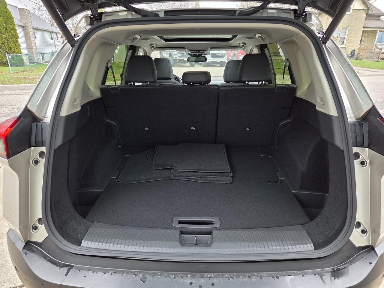 2023 Nissan Rogue SL Photo