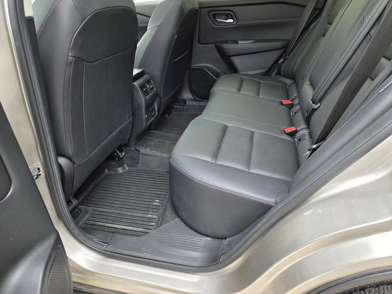 2023 Nissan Rogue SL Photo