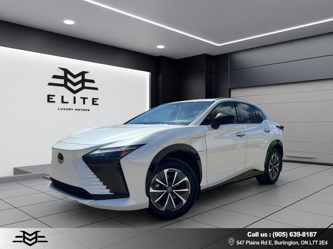 2023 Lexus RZ RZ 450e AWD - ELECTRIC - BLIND SPOT MONITOR !!! Photo