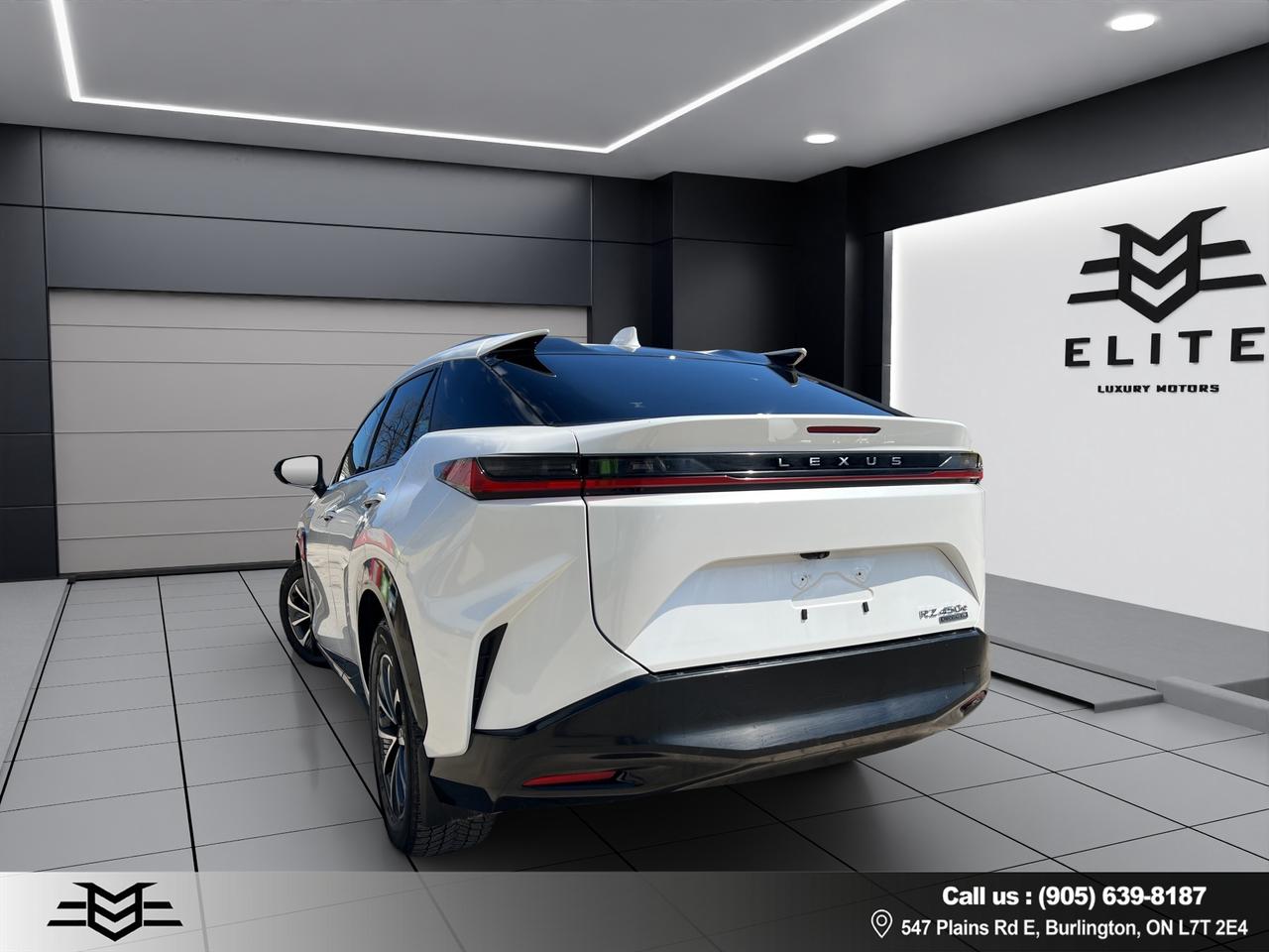 2023 Lexus RZ RZ 450e AWD - ELECTRIC - BLIND SPOT MONITOR !!! Photo