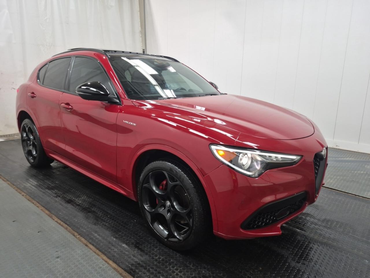 Used 2022 Alfa Romeo Stelvio VELOCE AWD - Blind Spot Monitor - Navigation !!! for sale in Burlington, ON