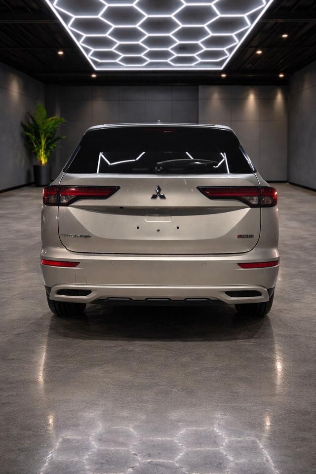 2022 Mitsubishi Outlander SE S-AWC Photo3