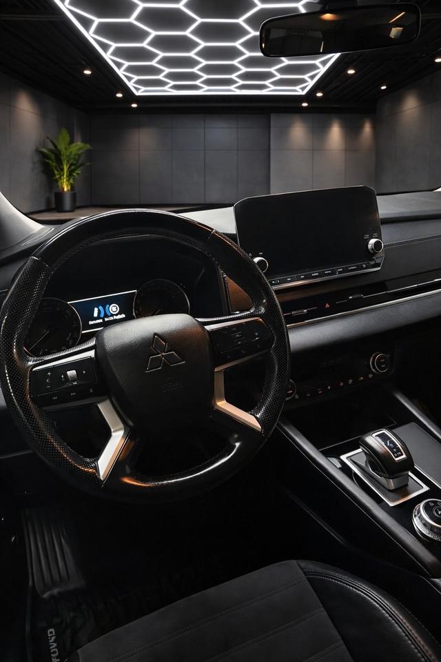 2022 Mitsubishi Outlander SE S-AWC Photo