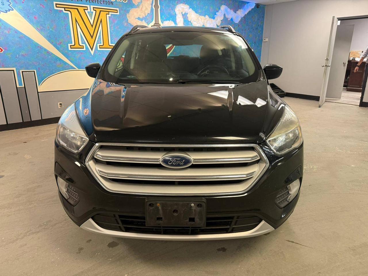 2018 Ford Escape SE, AWD, 20 DEALER SERVICE RECORDS. Photo