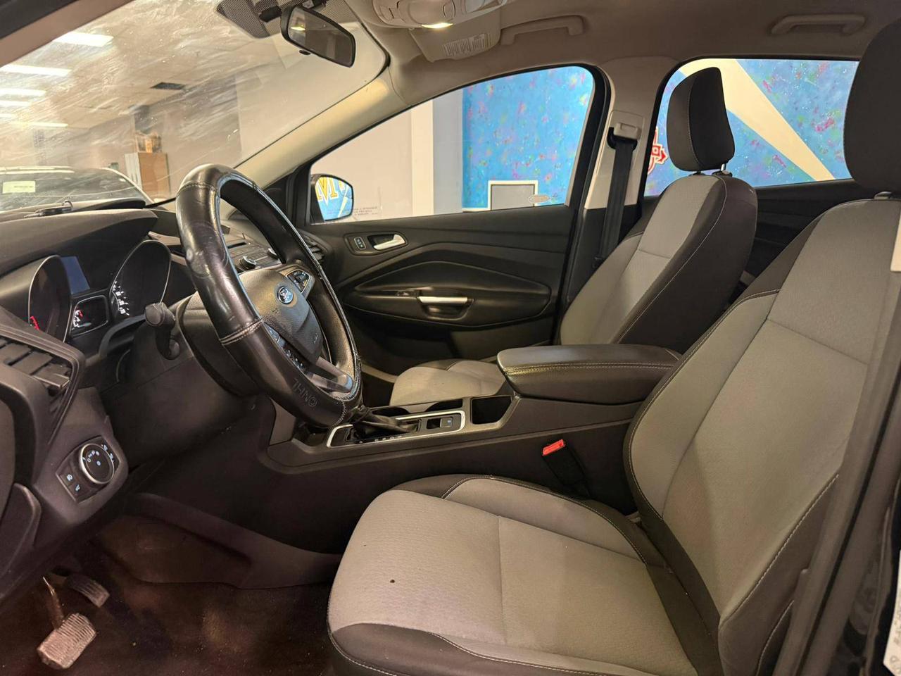 2018 Ford Escape SE, AWD, 20 DEALER SERVICE RECORDS. Photo