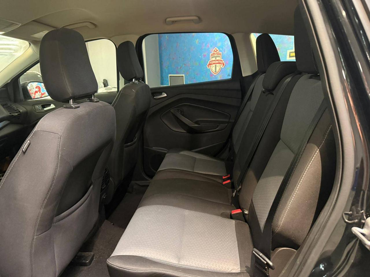 2018 Ford Escape SE, AWD, 20 DEALER SERVICE RECORDS. Photo