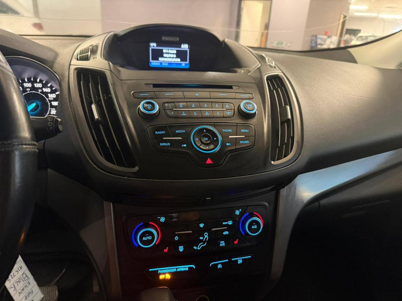 2018 Ford Escape SE, AWD, 20 DEALER SERVICE RECORDS. Photo