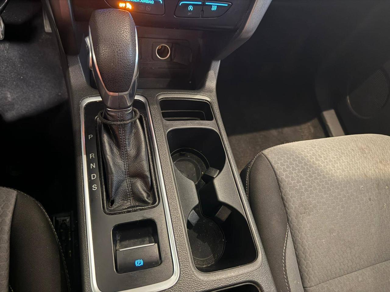 2018 Ford Escape SE, AWD, 20 DEALER SERVICE RECORDS. Photo