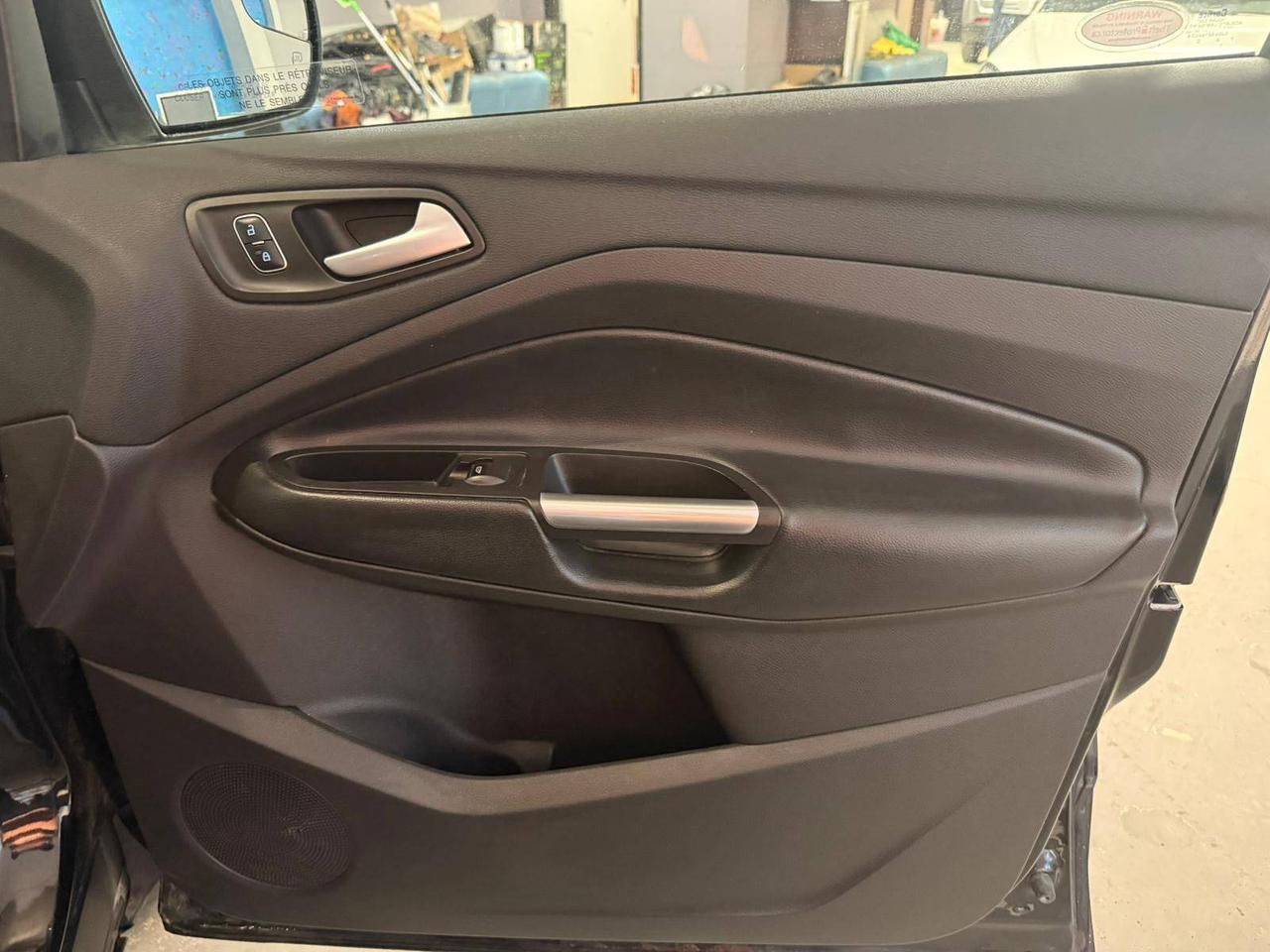 2018 Ford Escape SE, AWD, 20 DEALER SERVICE RECORDS. Photo