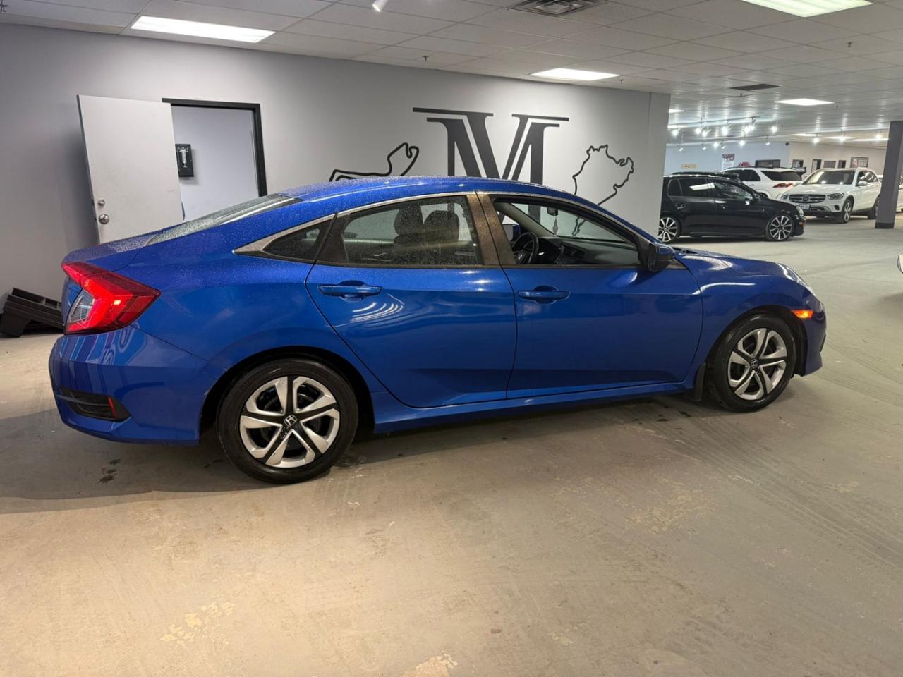 2017 Honda Civic 4dr Cvt Lx Photo2