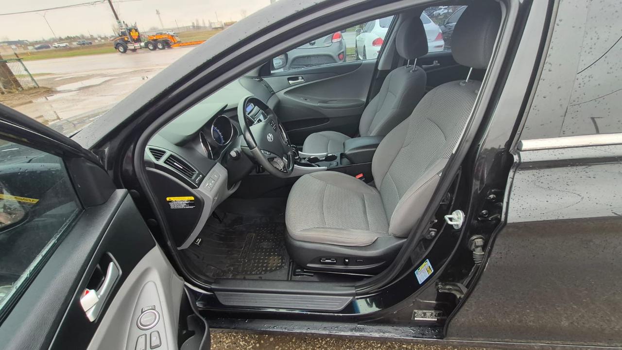 2012 Hyundai Sonata GLS, SEDAN, AUTO, 195KMS, 4 CYL, CERTIFIED Photo