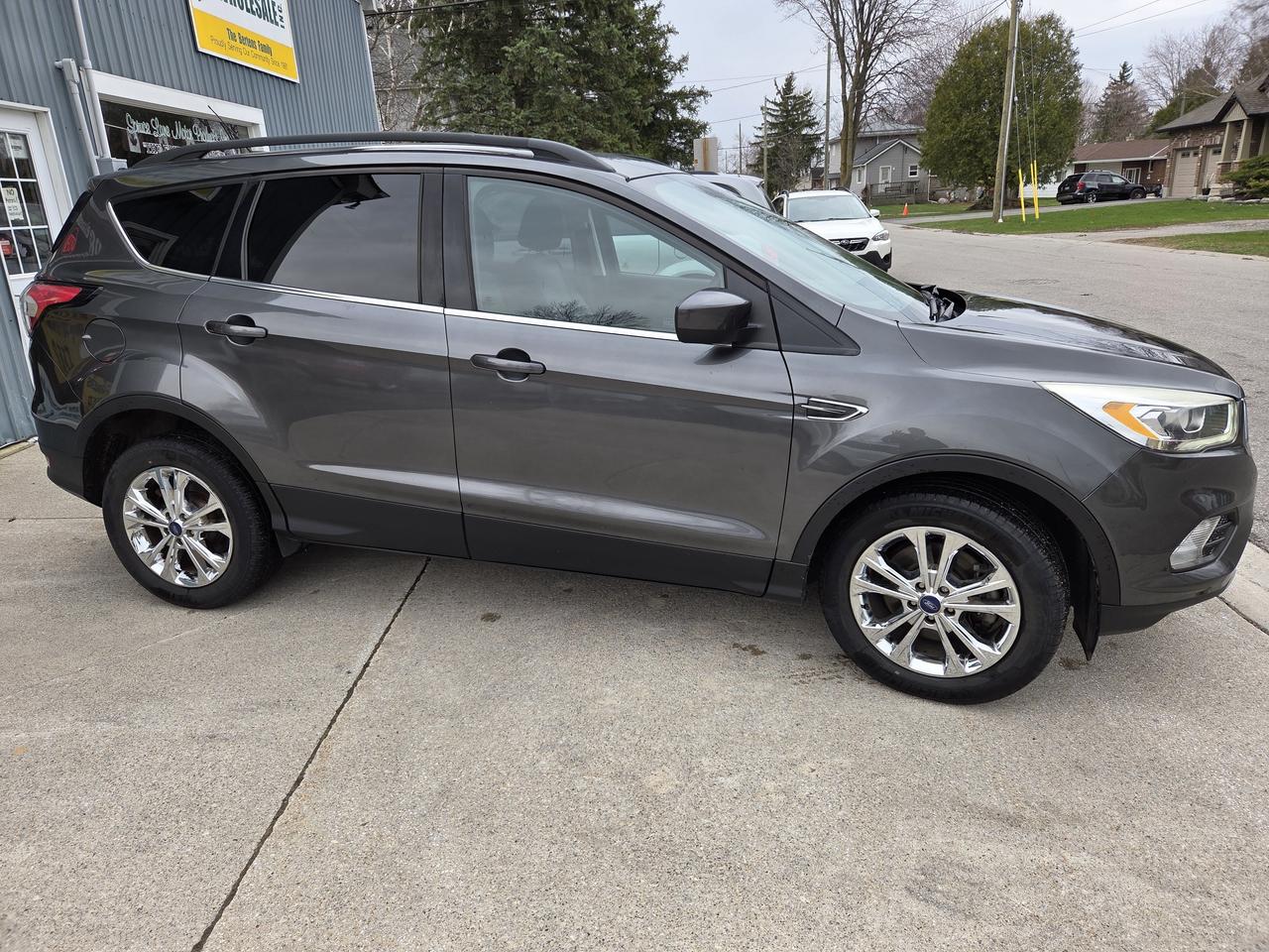 2017 Ford Escape SE Photo