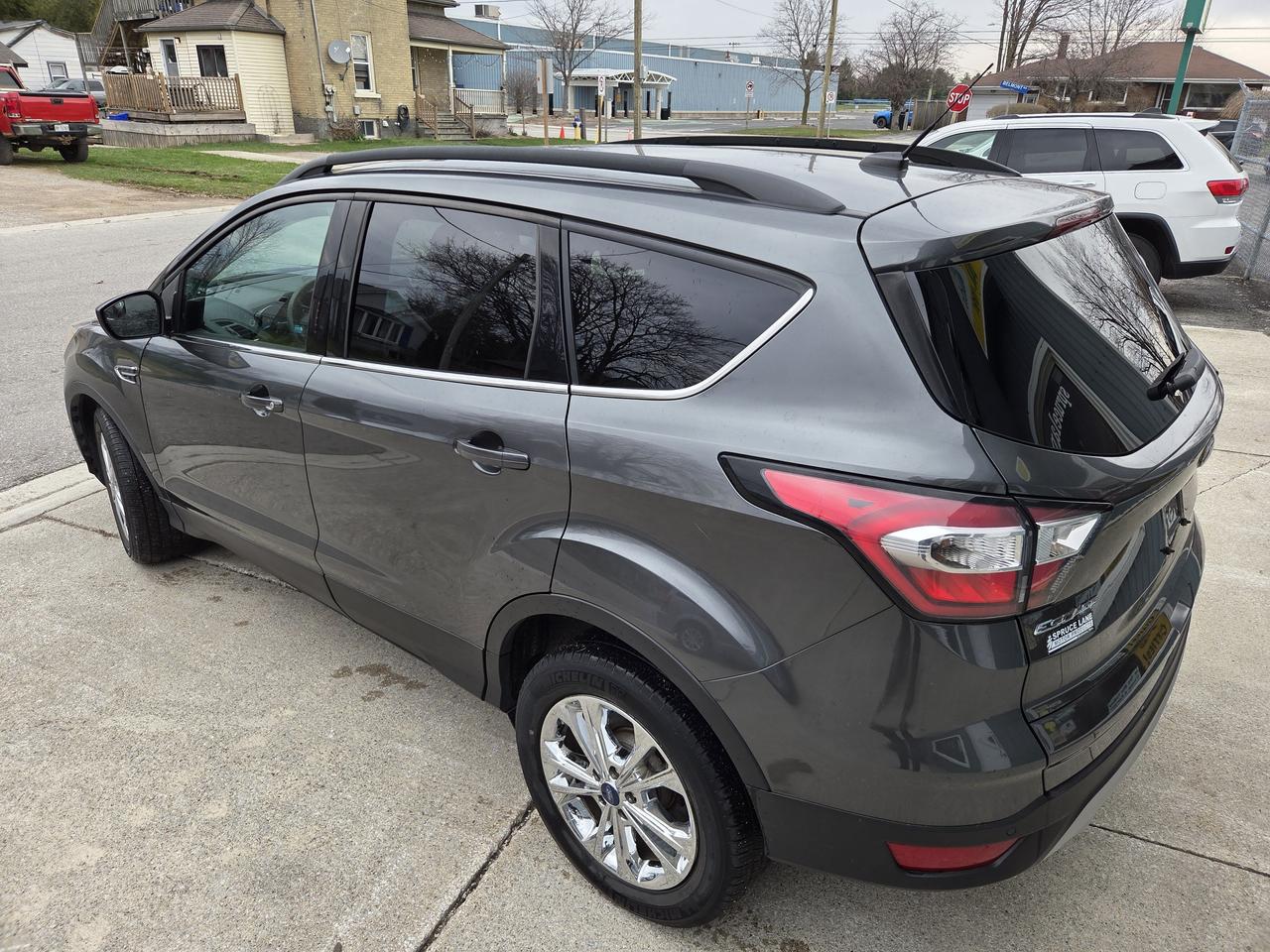 2017 Ford Escape SE Photo