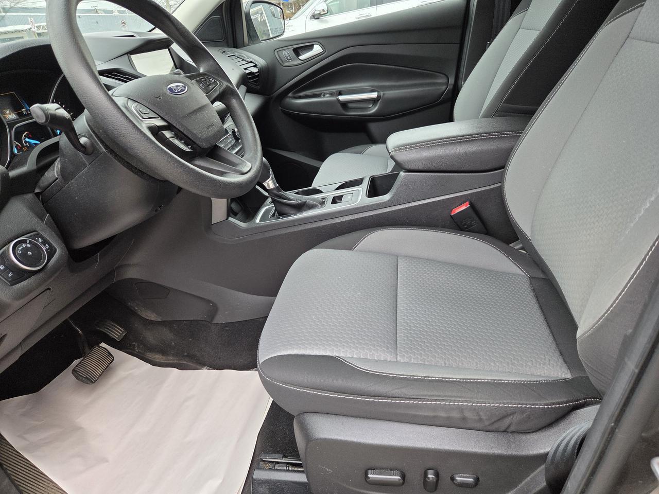 2017 Ford Escape SE Photo