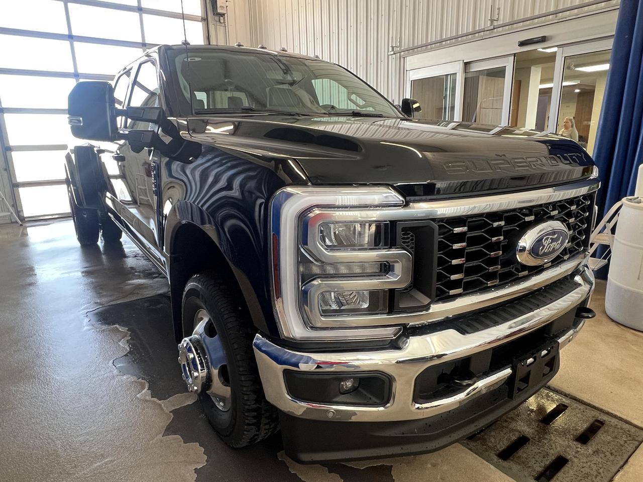 2026 Ford F-350 Super Duty DRW LARIAT 6.7L HO POWERSTROKE 628A+ Photo1