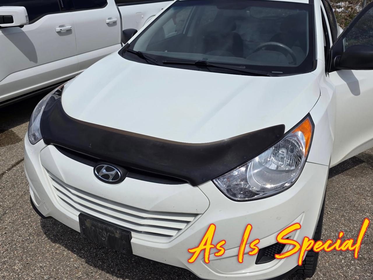 <br><br>
This vehicle is being sold AS IS/AS TRADED and is not represented as being in roadworthy condition, mechanically sound or maintained at any guaranteed level of quality. The vehicle may not be fit for use as a means of transportation and may require substantial repairs at the purchasers expense. It may not be possible to register the vehicle to be driven in its current condition.
<br><br><p>Experience confident driving with the 2012 Hyundai Tucson GL, a compact SUV designed for those who value reliability, comfort, and practicality in every journey.</p><p>This well-maintained used Tucson GL is powered by a responsive 2.4L 4-cylinder engine paired with a smooth 6-speed automatic transmission, offering a balanced blend of fuel efficiency and performance. Its compact size makes city manoeuvres and parking effortless, while the elevated driving position provides excellent road visibility, enhancing your sense of control. The keyless entry system adds convenience, allowing you to access your vehicle quickly and securely without fumbling for keys. Safety is a priority with traction control, helping maintain stability and grip in varying road conditions, giving you peace of mind on wet or slippery surfaces. Inside, the Tucson offers a thoughtfully designed cabin with ample space for passengers and cargo, making it ideal for daily commutes or weekend getaways. Whether navigating urban streets or cruising on the highway, this SUV delivers a comfortable and composed ride. With its proven Hyundai reliability and practical features tailored to an active lifestyle, the 2012 Tucson GL is a smart choice for drivers seeking versatility and dependable performance.</p><p></p>&zwnj;