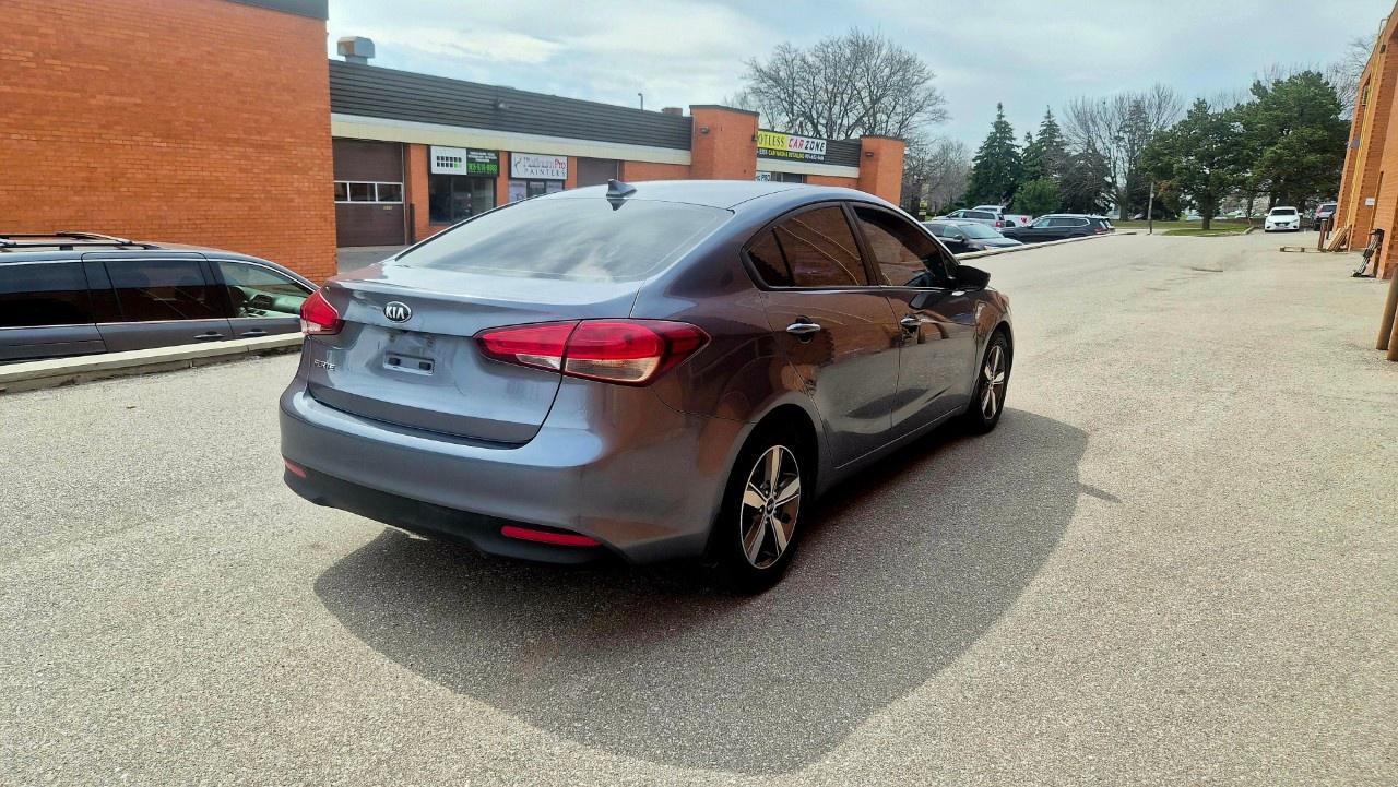 2018 Kia Forte LX  Auto Photo4