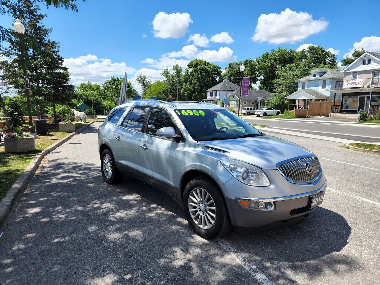 2010 Buick Enclave  - Photo #2