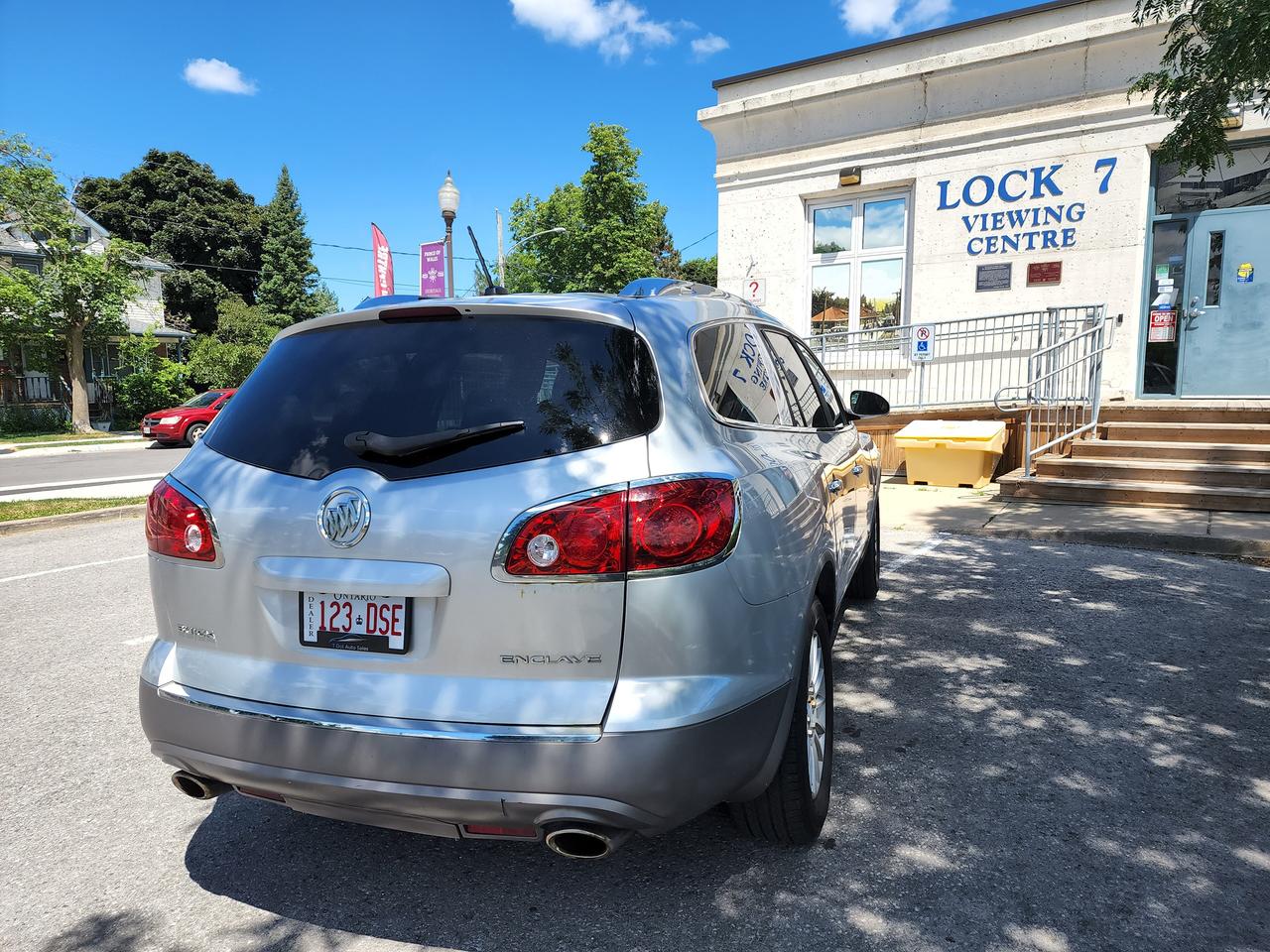 2010 Buick Enclave  - Photo #5