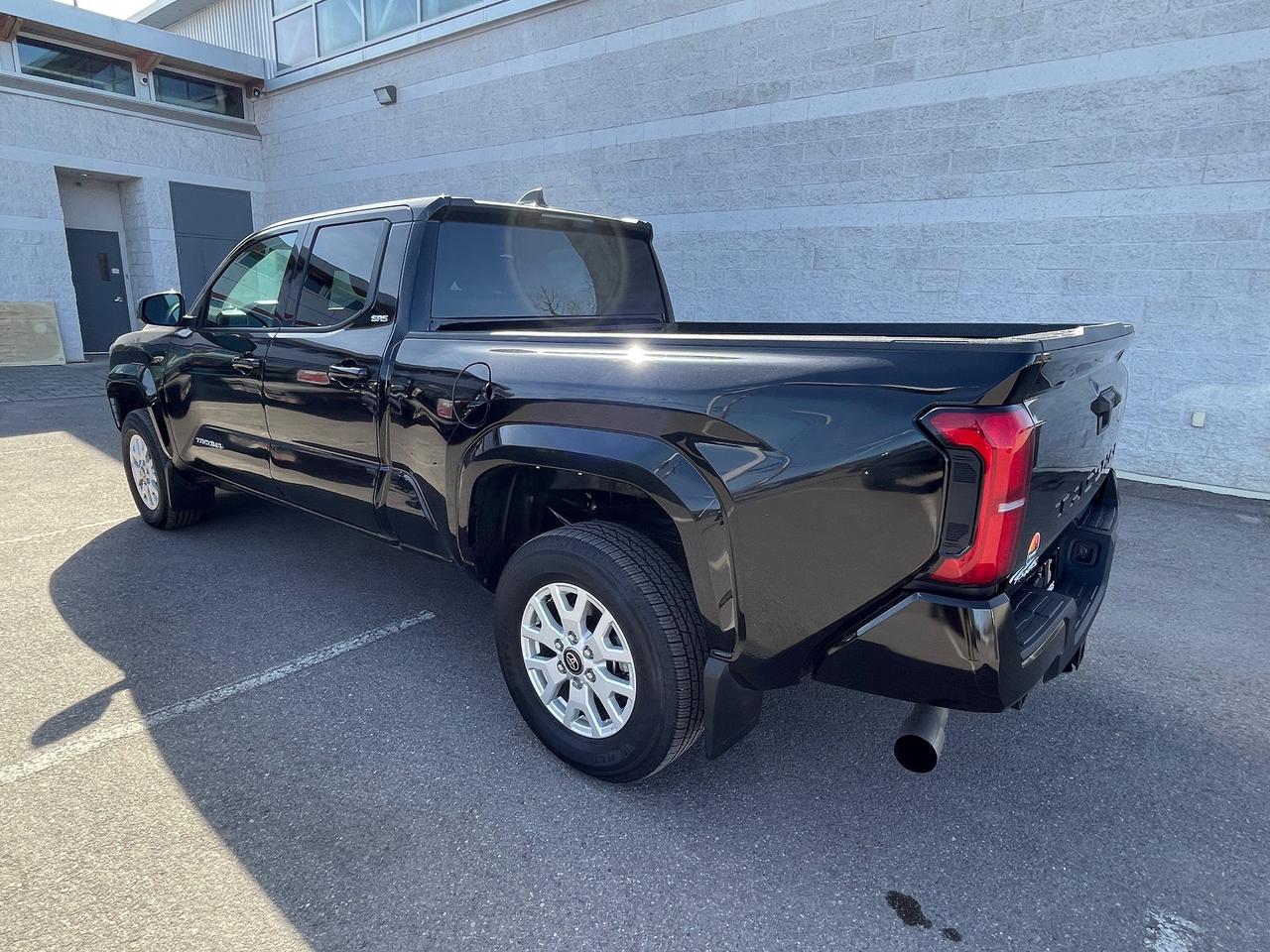 2025 Toyota Tacoma  Photo4