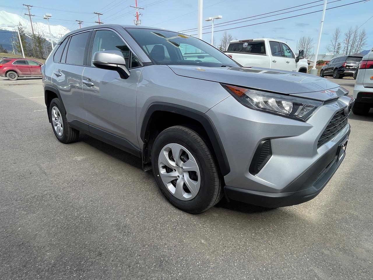 2025 Toyota RAV4 LE Photo1