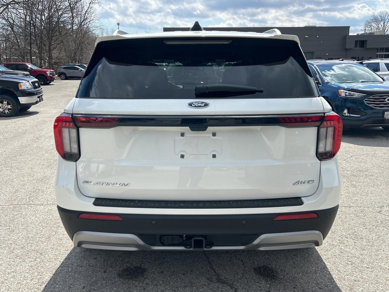2026 Ford Explorer PLATINUM 4WD 600A Photo3