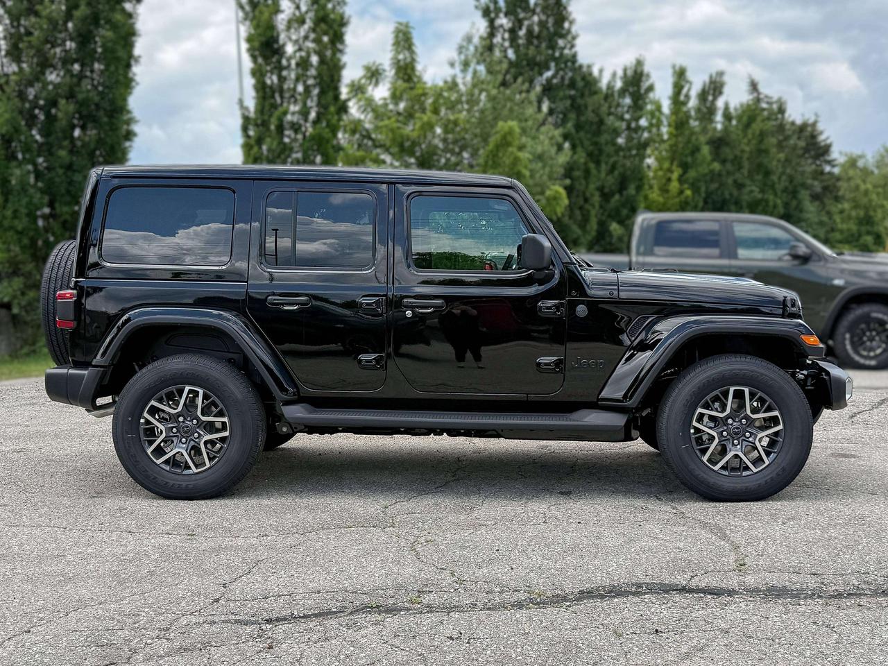 2026 Jeep Wrangler Sahara 4 Door 4x4 Photo3