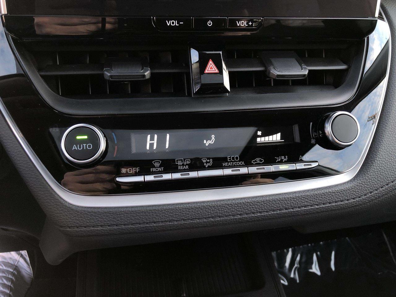 2026 Toyota Corolla Cross LE PREMIUM, 2026 MODEL!!  AWD, HTD. SEATS & STEERING WHEEL, BLIS, BK.CAM, ALLOYS Photo