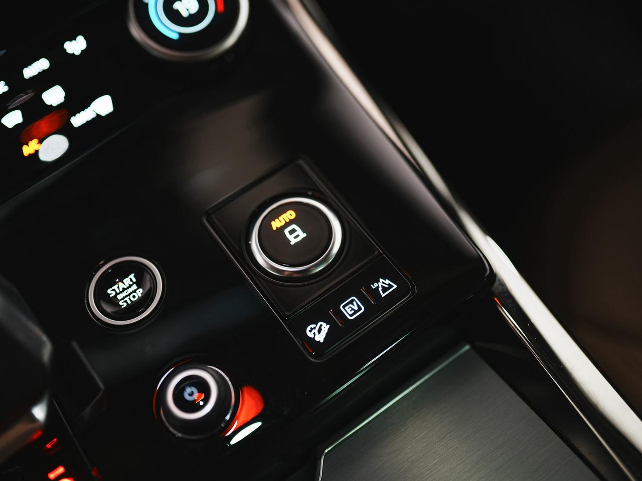 2023 Land Rover Range Rover Sport P440E | DYNAMIC | HSE | MERIDIAN | 22 IN Photo