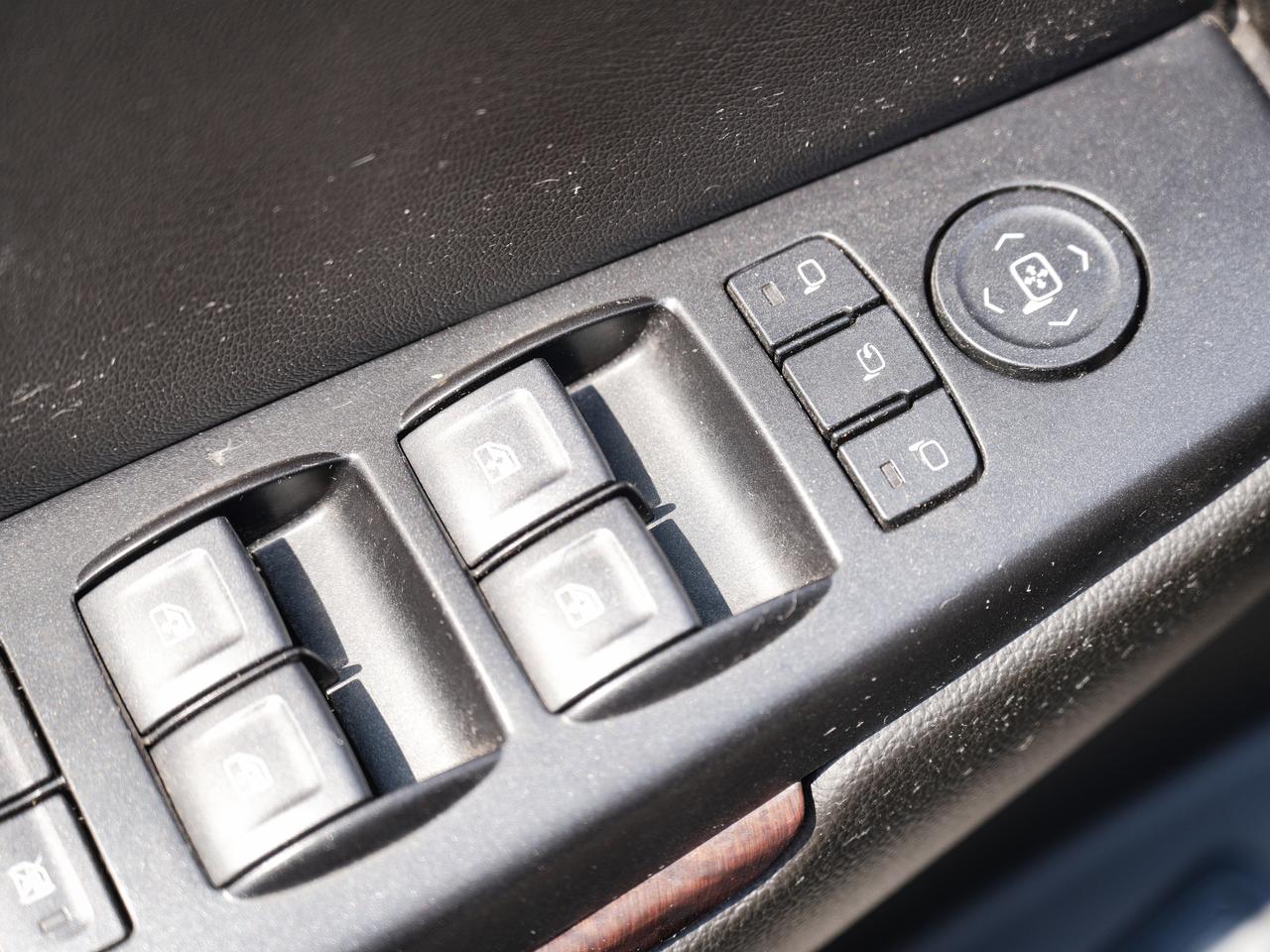 2019 GMC Yukon XL 4WD 4dr SLT | LEATHER | 7 PASS | CAPTAIN SEATS Photo