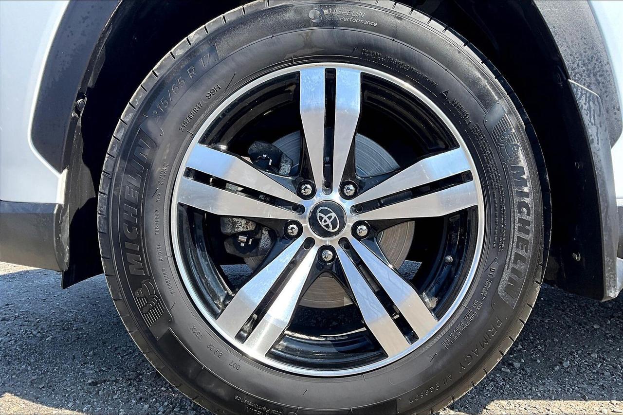 2022 Toyota Corolla Cross L | Heated Seats | SafetyTech | AWD Photo