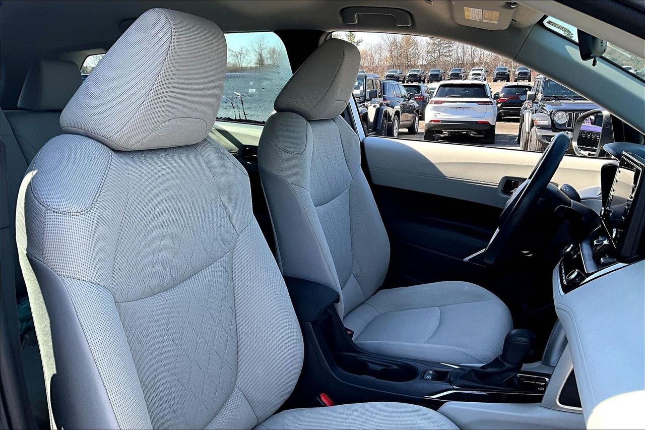 2022 Toyota Corolla Cross L | Heated Seats | SafetyTech | AWD Photo
