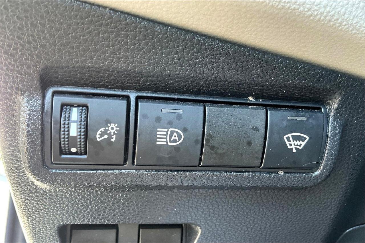 2022 Toyota Corolla Cross L | Heated Seats | SafetyTech | AWD Photo