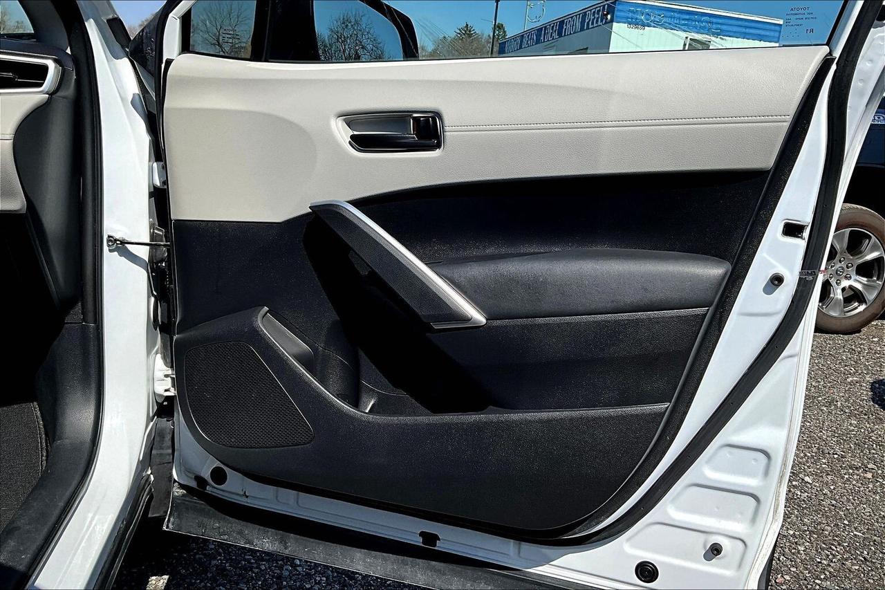 2022 Toyota Corolla Cross L | Heated Seats | SafetyTech | AWD Photo