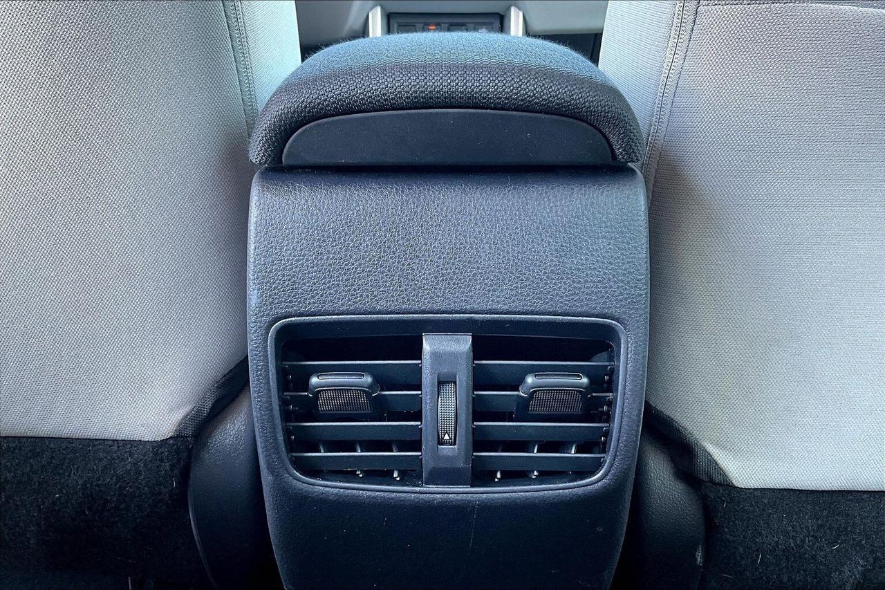 2022 Toyota Corolla Cross L | Heated Seats | SafetyTech | AWD Photo