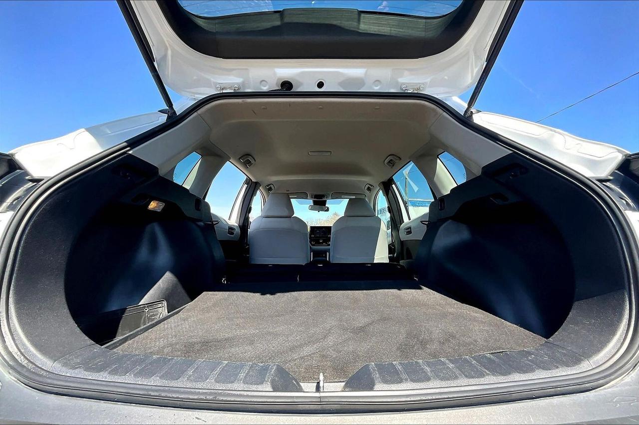 2022 Toyota Corolla Cross L | Heated Seats | SafetyTech | AWD Photo